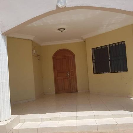 Touray Guest House Old Yundum Exterior foto