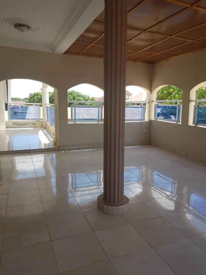 Touray Guest House Old Yundum Exterior foto