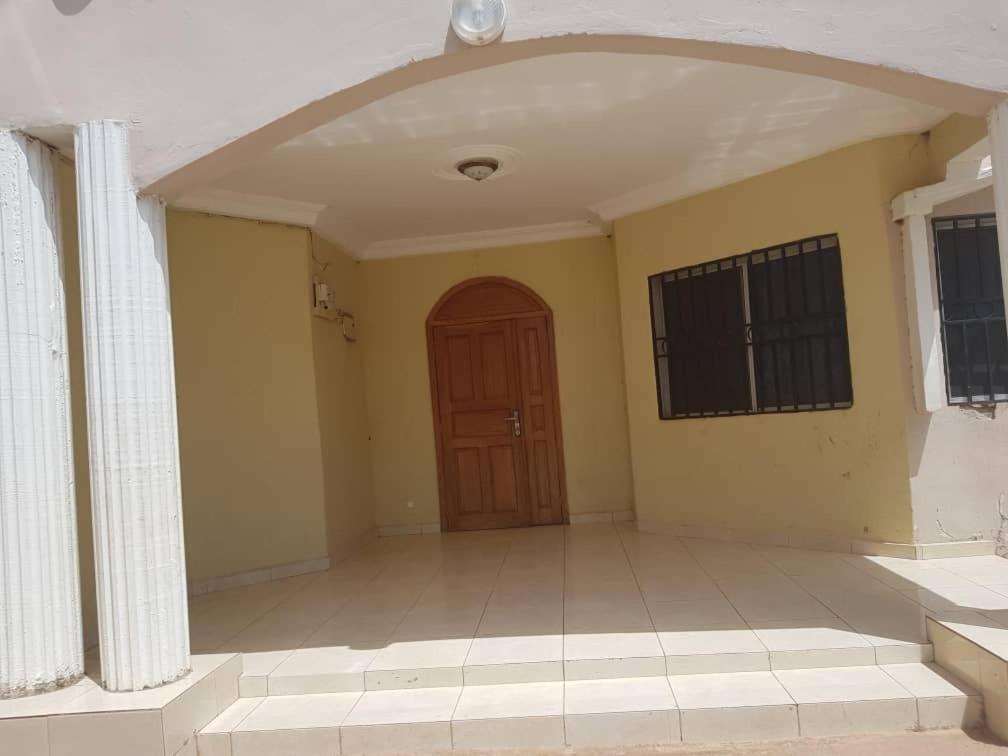 Touray Guest House Old Yundum Exterior foto